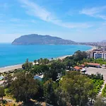 מלון Risus Park 3*
