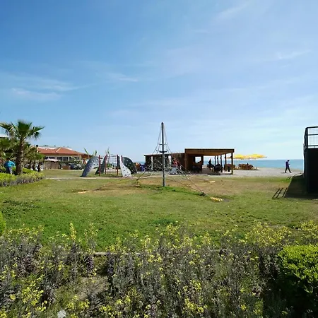 Risus Park מלון אלאניה